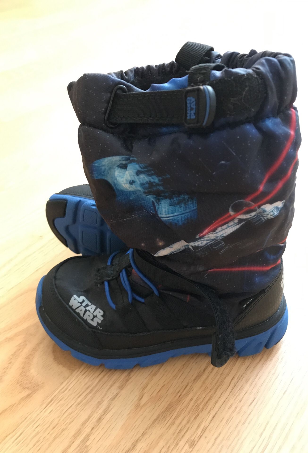 Stride rite Star Wars toddler snow boots size 10