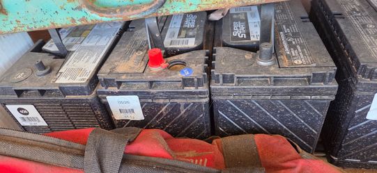 Batteries 1000 CCA