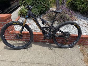 2025 w Rise LT M10 Size M. Shimano EP801 RS 85 Nm torque 420Wh battery. E-MTB