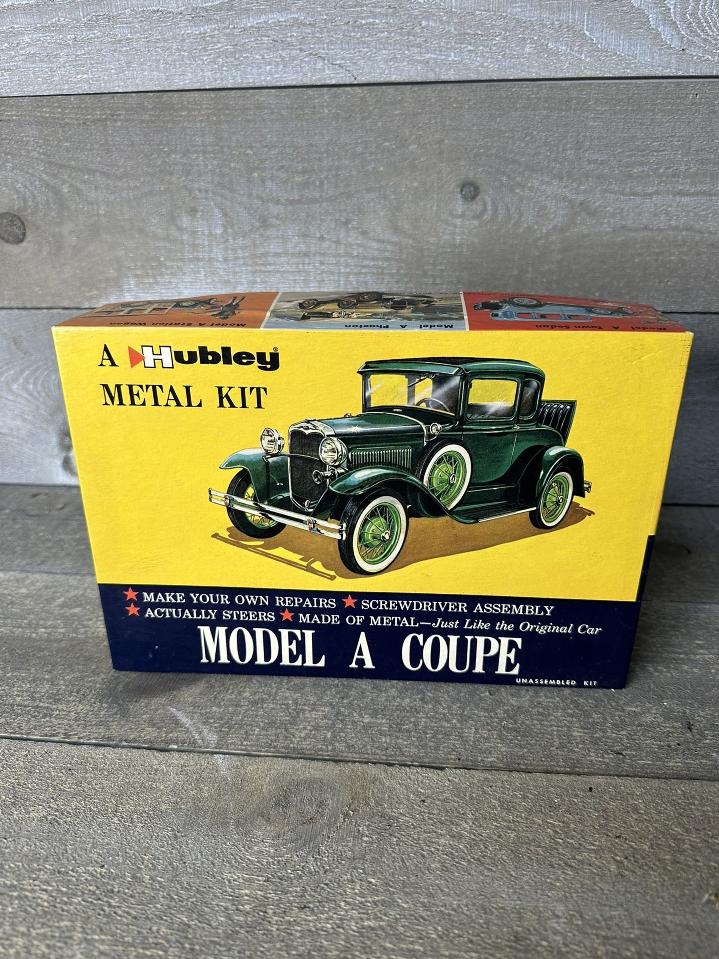 Hubley Ford Model A Coupe Unassembled Metal Car Kit 4861-300 NOS Vintage