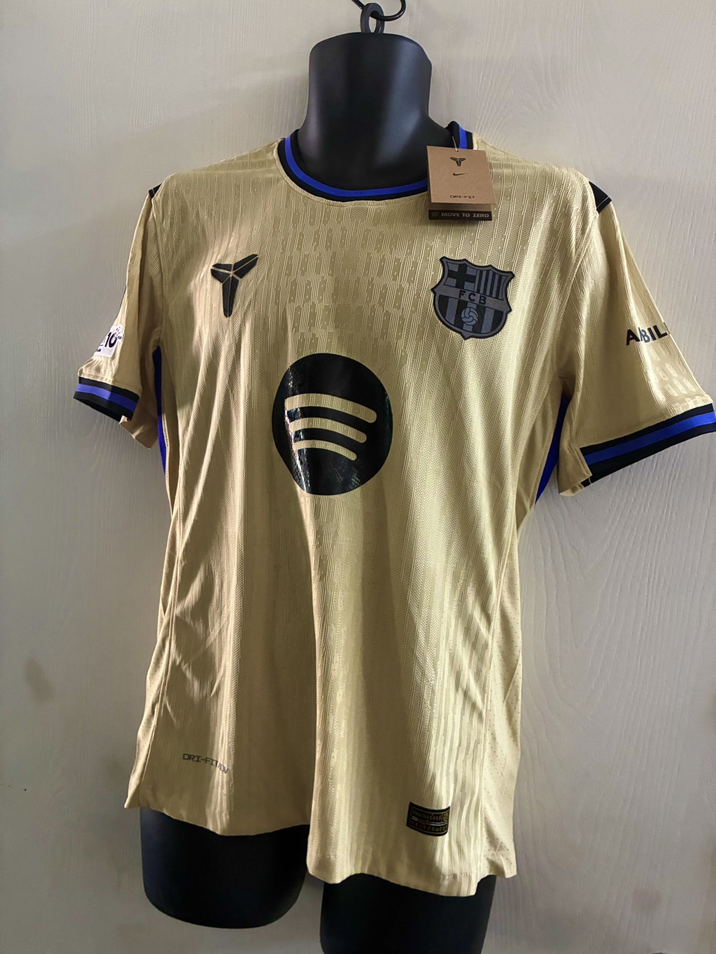 Barcelona Lamine Yamal Kobe New Soccer Jersey Playera Nueva De Futbol SMALL, MEDIUM, LARGE, X LARGE.