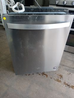 Whirlpool stainless steel dishwasher with plastic tub - Free delivery
