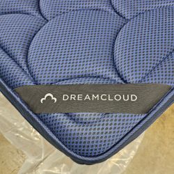 LIKE NEW! DreamCloud Ultra Hybrid Queen Mattress - Delivery Available