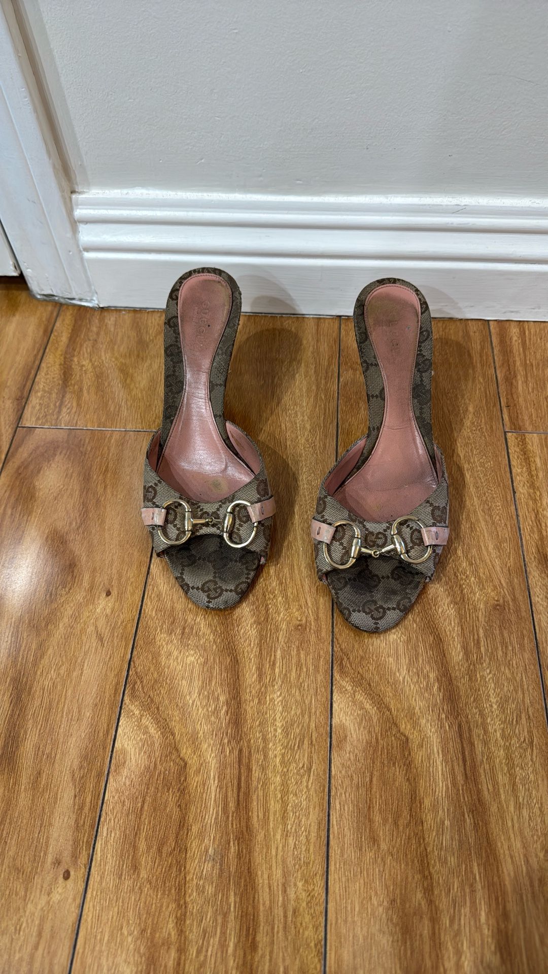 Gucci Shoes 8B Size