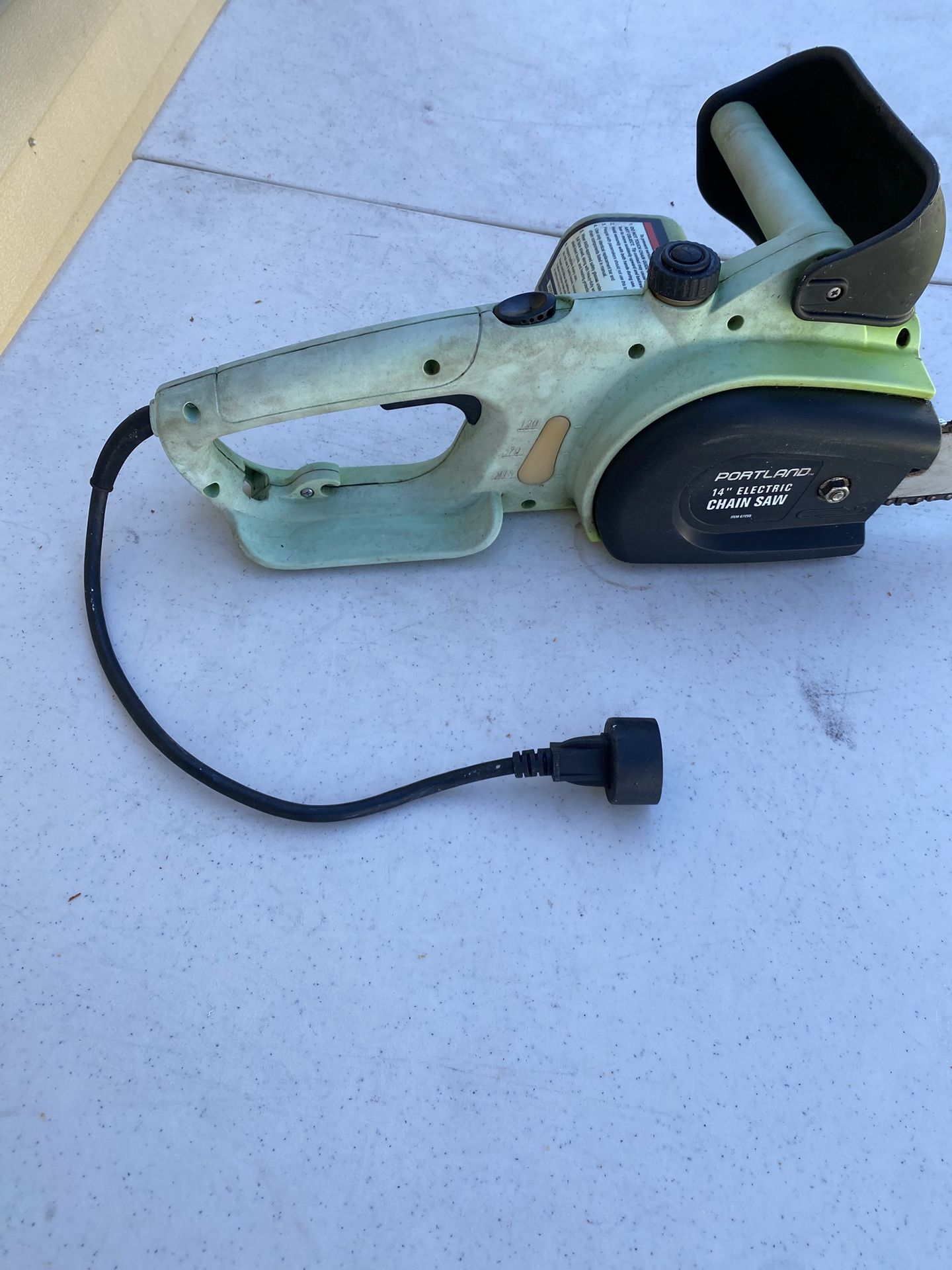 Portland 14 inches electric chainsaw very good condition
