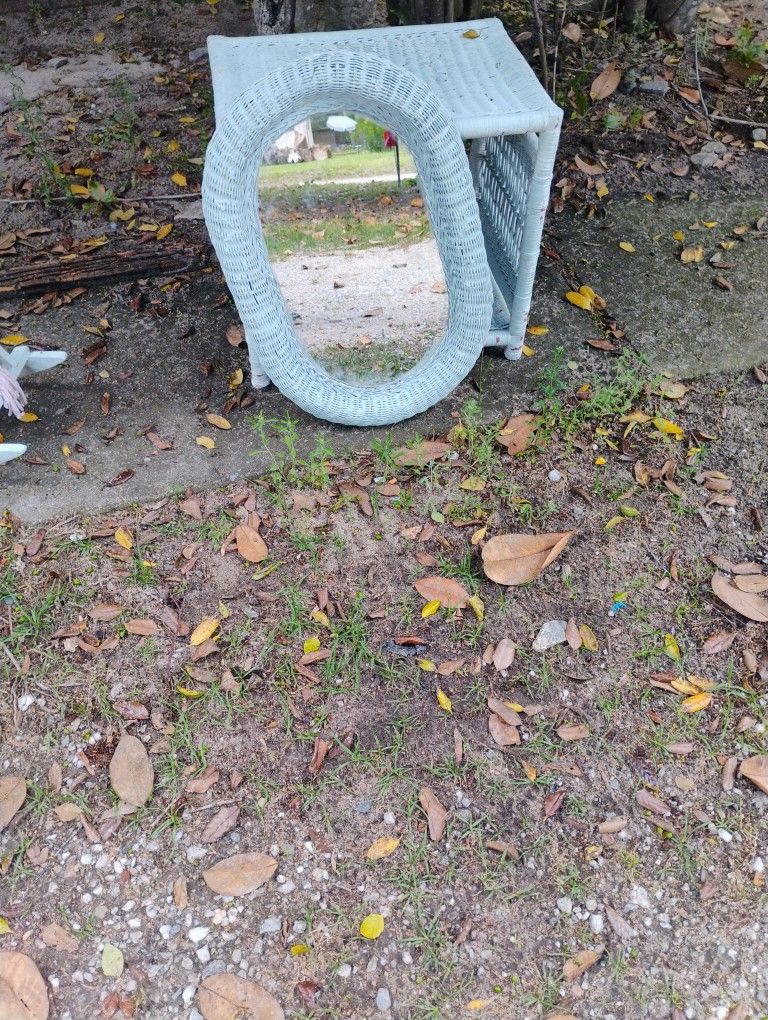 Wicker Table With Mirror