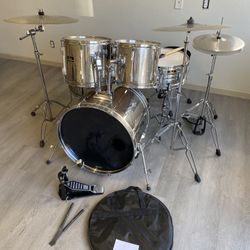 Pearl Export Complete Drum Set 22 12 13 16 14”  new quiet cymbals Stands Hihat newThrone $375 Cash In Ontario 91762 good Condition Sticks Key cymbal b