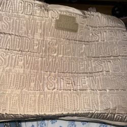 Steve Madden Weekender