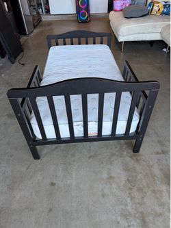 Toddler bed