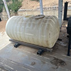 300 Gal Water Tank 