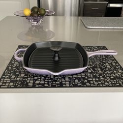 Le  CREUSET Grill Pan, Beautiful Color, Never Used. $75
