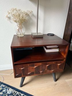 Set of two tables and two lamps