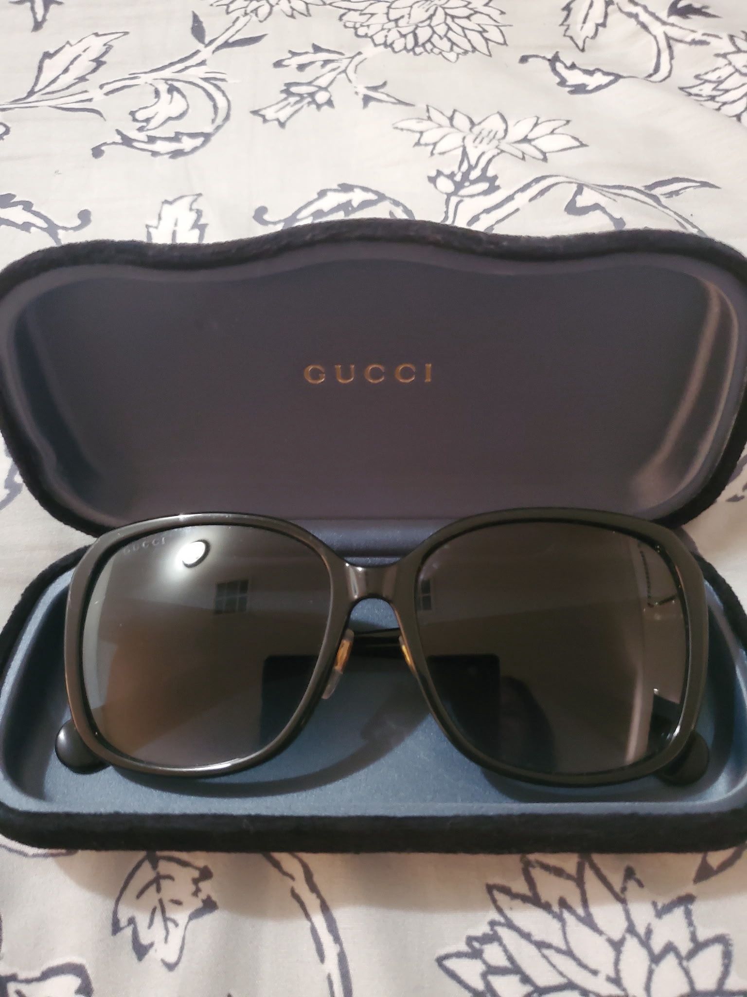 Gucci Sun Glasses 