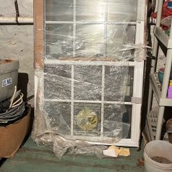 PELLA DOUBLE HUNG WINDOW
