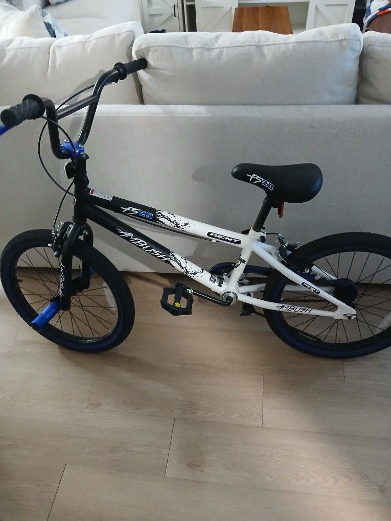 Kids Kent Bike,like new Perfect Condition