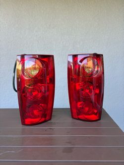 2007-2014 GMC Yukon OEM Taillights pair - Left and Right