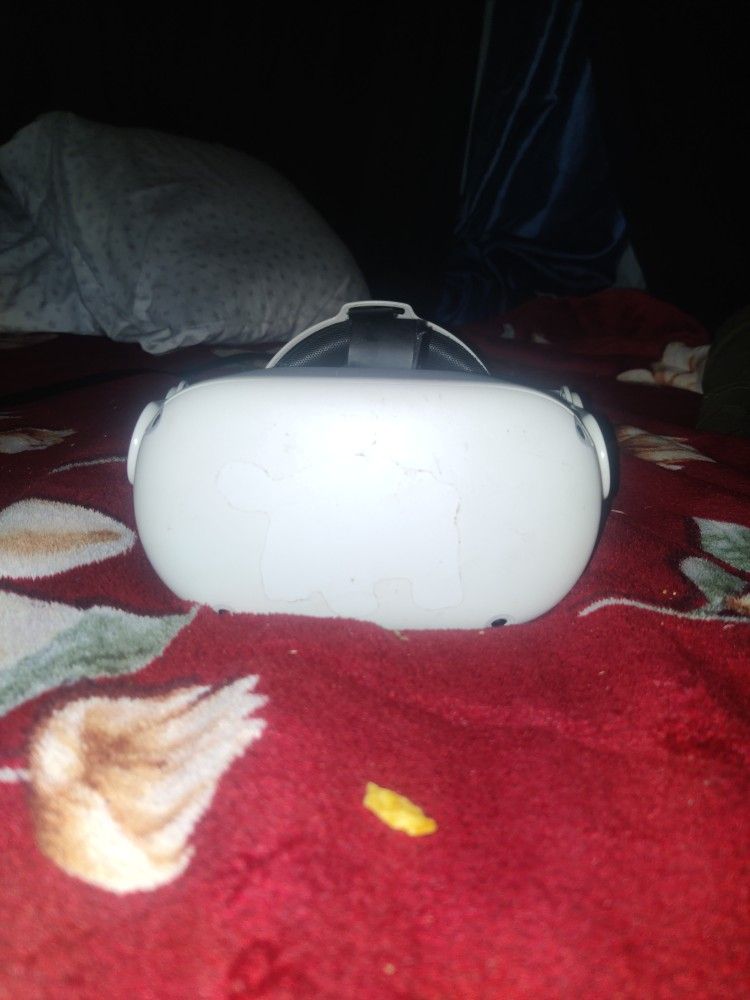 Oculus Quest 2 (Headset Only)