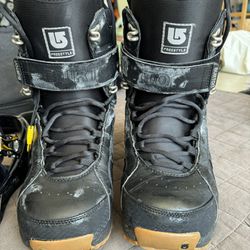  Burton Snowboard, Boots, Binding And Travel Bag
