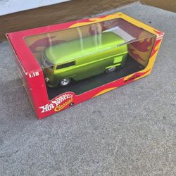 2005 Hot Wheels Classics 1:18 Scale Customized VW Drag Bus Green Limited Edition Never Open