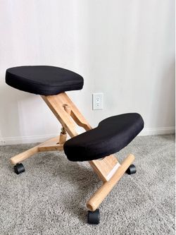 Varier Variable Balans Kneeling Ergonomic Chair – Natural Wood – Excellent Condition