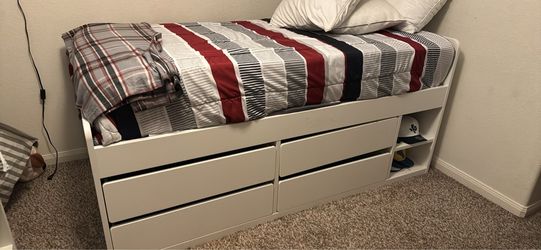 Twin bed with mattress