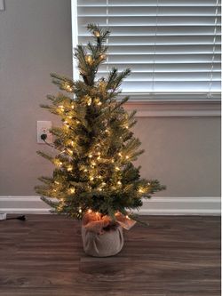 National Tree Company 3FT Pre-Lit Nordic Spruce Mini Christmas Tree – 100 Clear Lights