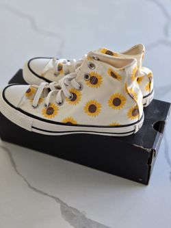 Converse Sunflower Size 5.5
