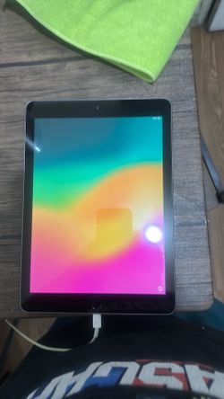 iPad 6th Generation 32GB Sliver