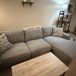 Sofa with chaise 