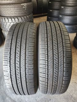 PAIR - 235 65 17 Kumho All Season