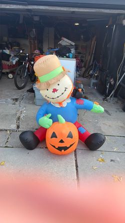 Halloween Inflatable Scarecrow with Pumpkin