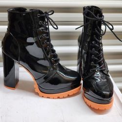 Black Patent Leather Boots  Size 10 Women's 5 Inch He^٪«el