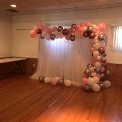 Hi everyone. Good deal start from 1/1 until 1/31 $100 for just balloons arch 5-8 ft(any color & Design)