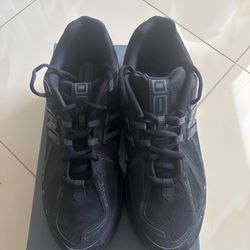 new balance 1906r tripple black (size 13)