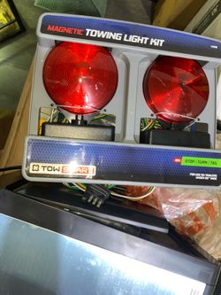 Magnetic towing light kit