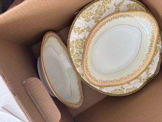 Fine China Settings is CH.Field Haviland Limoges porcelain