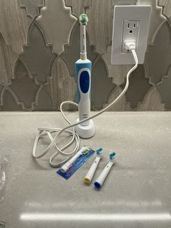 Braun Electric Toothbrush (3 New Toothbrushes)