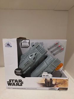 Disney Parks Star Wars Mandalorian Gauntlets NEW