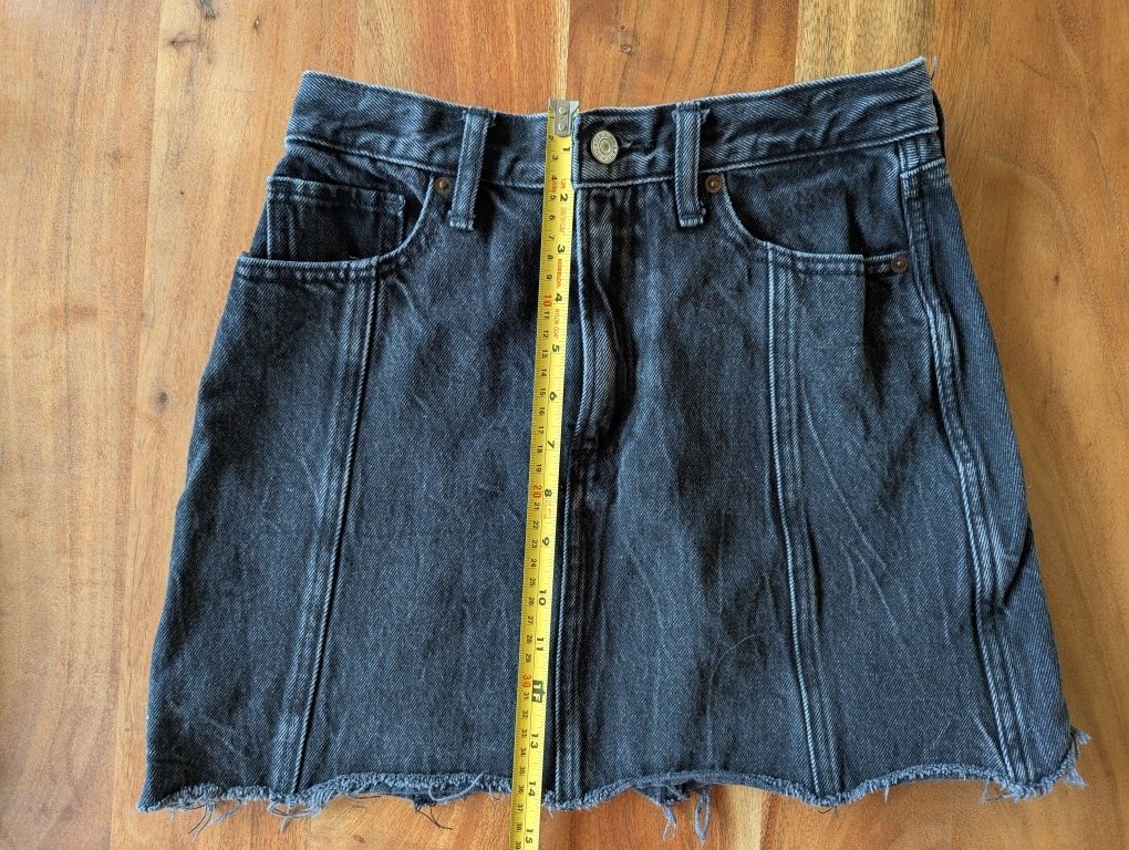 Abercrombie & Fitch black denim Skirt. Size 25 Size 0