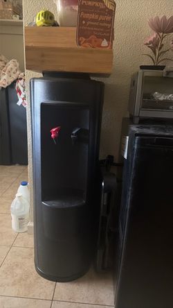 Water jug dispenser