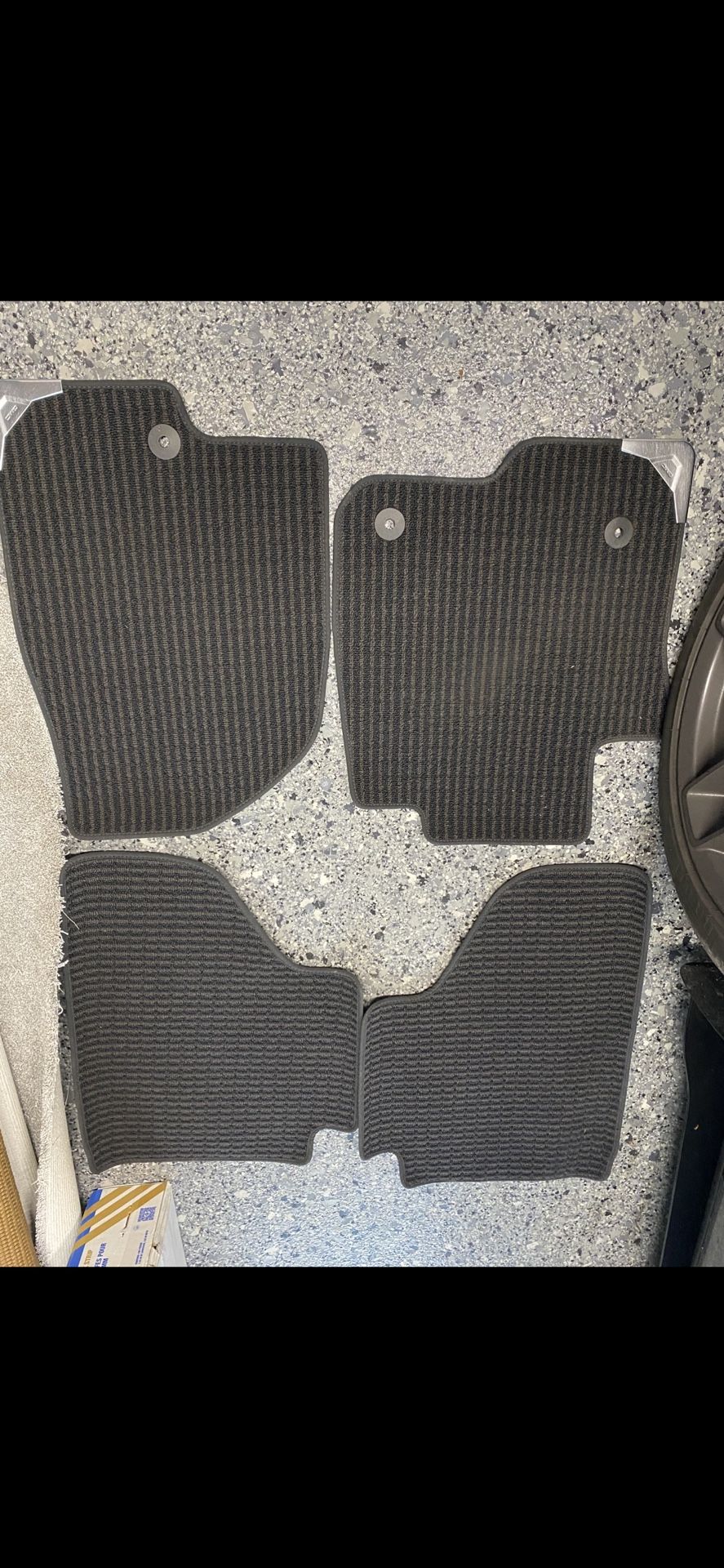 Set Of 4 2023 OEM GMC Denali Ultimate Floor Mats Like New