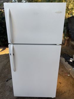 Fridgidaire Fridge