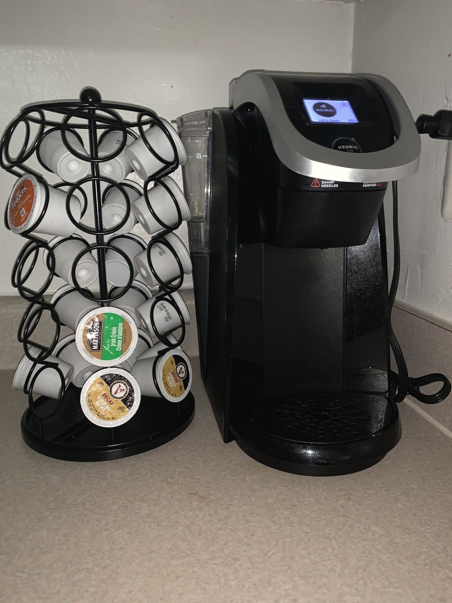 Keurig 2.0 touch screen with kcup holder!