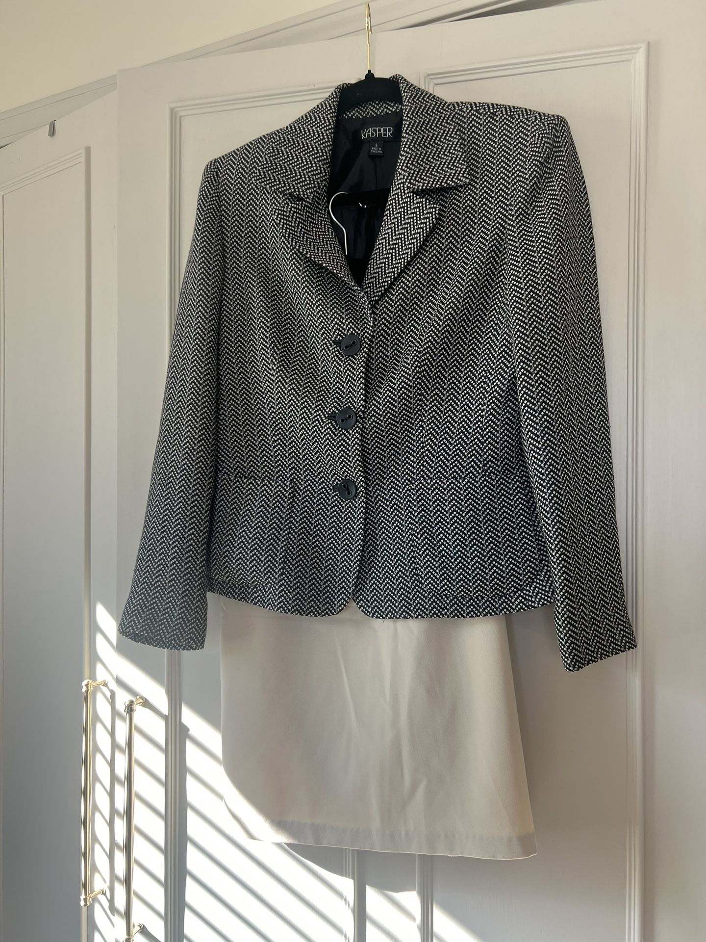 blazer size: 8 & pencil skirt size:11