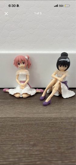 Madoka and Homura figures
