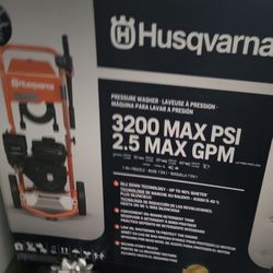 Husqvarna 3200 PSI / 2.5 GPM Gas Pressure Washer