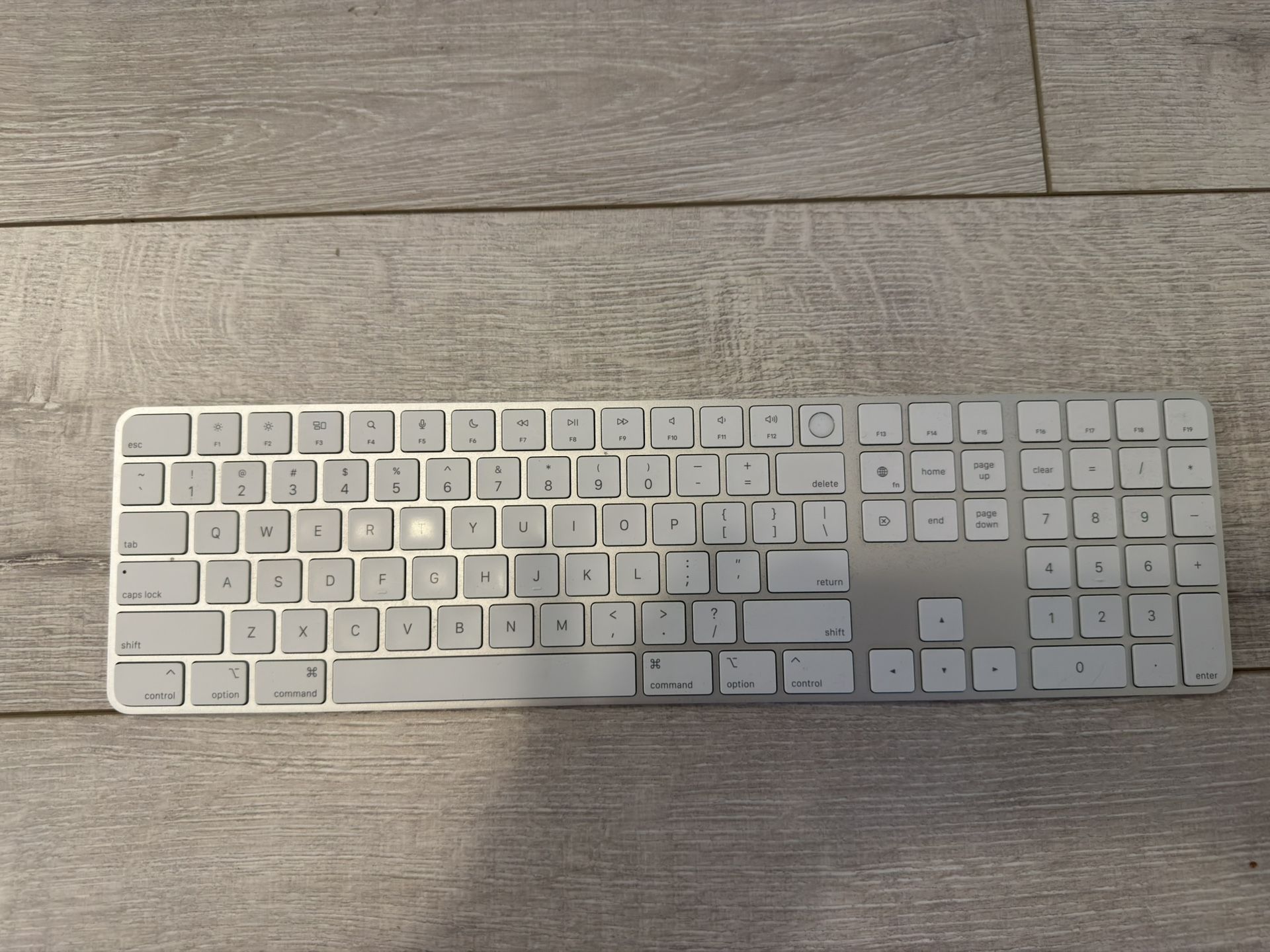 Apple Magic Keyboard with Touch ID and Numeric Keypad - Silicon