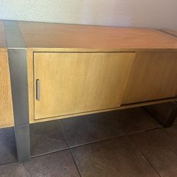 La-Z-Boy Modern Solid Wood Console/Entertainment Center/Sofa Table