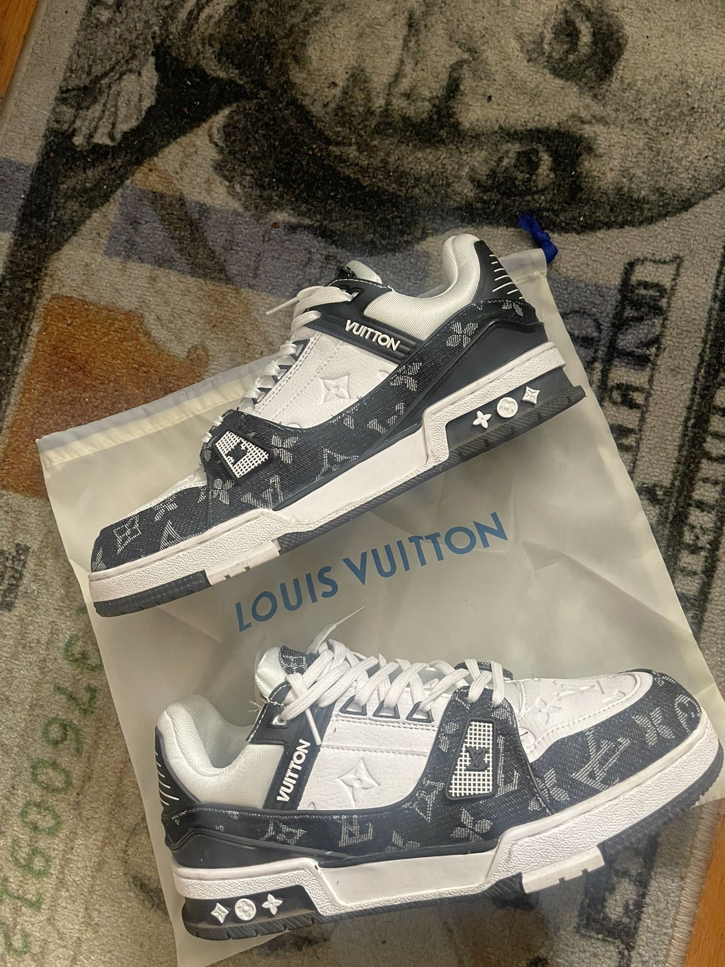 Louis Vuitton Sneakers