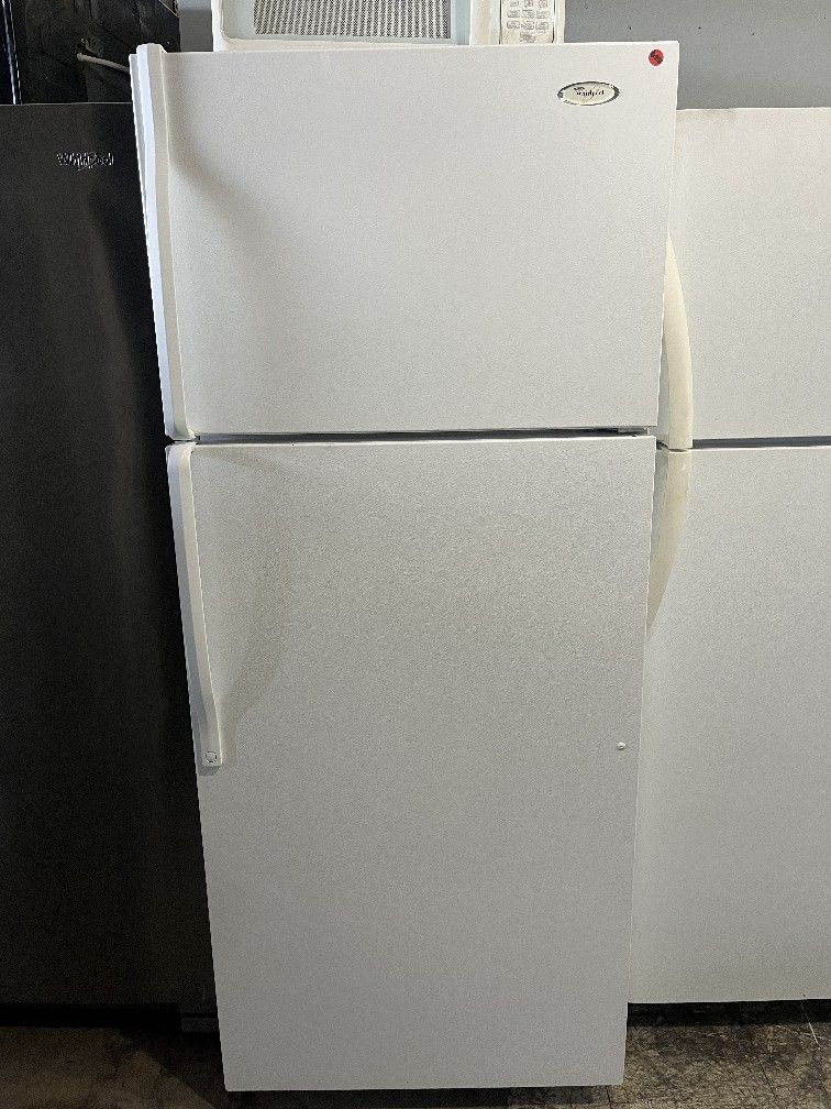Apartment Size Whirlpool Top Freezer Refrigerator With Ice Maker 